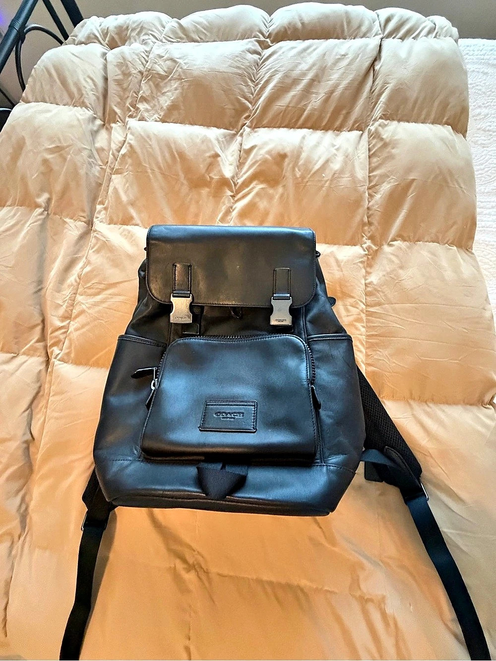 COACH Hitch Backpack in Natural Grain Leather Black
